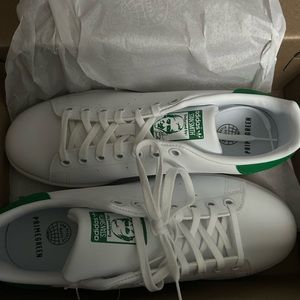 BRAND new Stan smith with tag and box!!